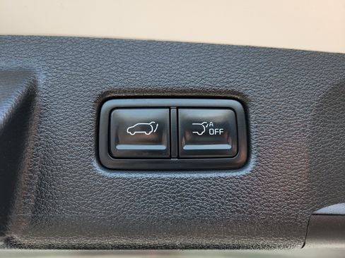 Used 2024 Kia Telluride EX w/ EX Captain's Chair Package FWD image 17