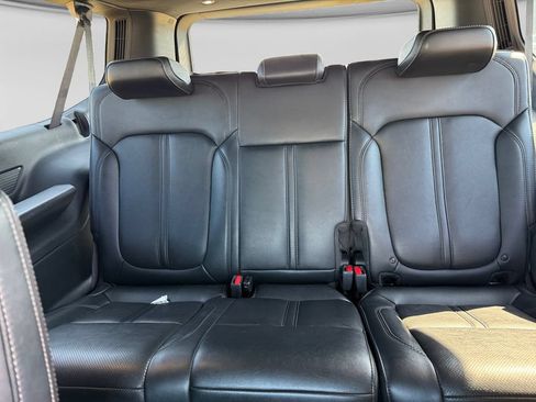Used 2025 Jeep Wagoneer L Series II AWD/4WD image 39