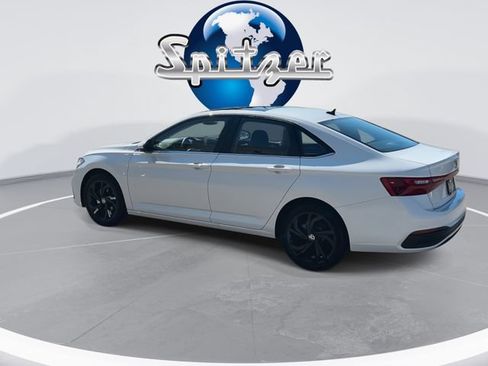 New 2026 Volkswagen Jetta SE FWD image 6