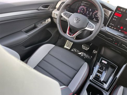 New 2026 Volkswagen GTI SE image 10