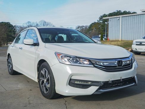 Used 2017 Honda Accord LX image 34