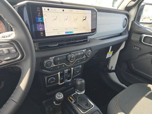 New 2025 Jeep Gladiator Sport AWD/4WD image 33