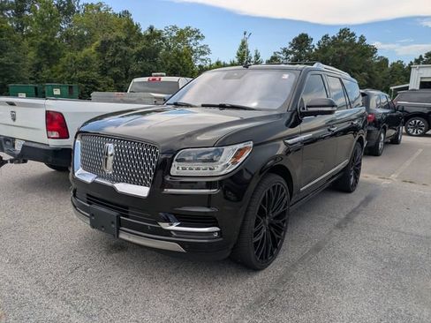 Used 2018 Lincoln Navigator Reserve w/ Technology Package AWD/4WD image 4