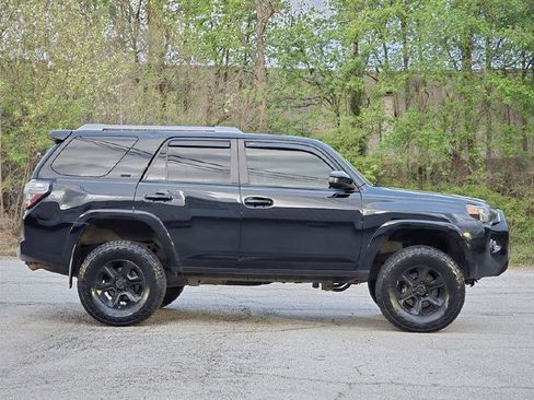 Used 2018 Toyota 4Runner SR5 image 8
