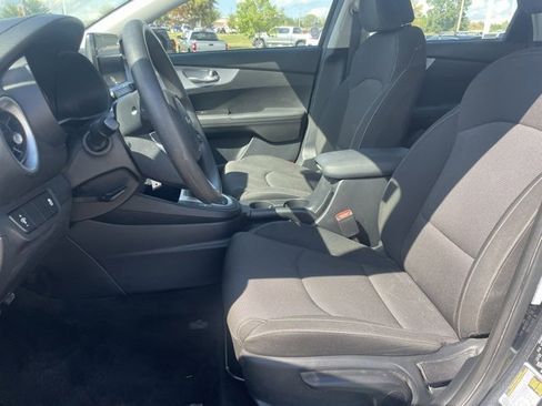 Used 2024 Kia Forte LXS image 9