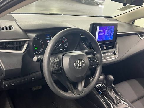 Used 2023 Toyota Corolla LE w/ Carpet Mat Package (TMS) FWD image 9