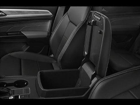 Used 2020 Volkswagen Atlas Cross Sport SE w/ Towing Package image 25