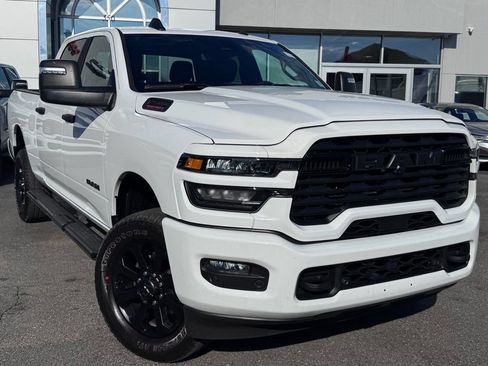 Used 2025 RAM 2500 Big Horn AWD/4WD image 1