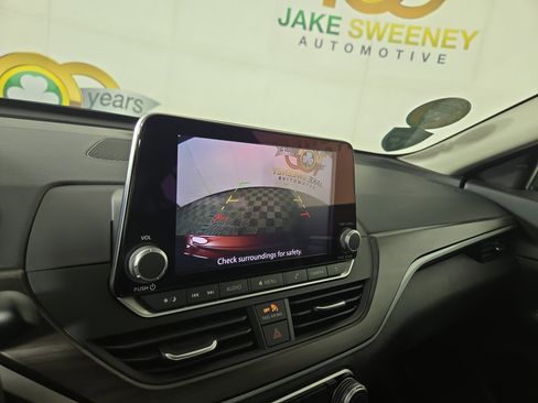 Used 2024 Nissan Altima 2.5 SV FWD image 20