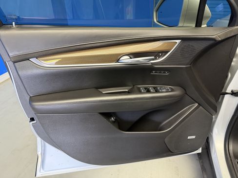 Used 2017 Cadillac XT5 Platinum AWD/4WD image 9