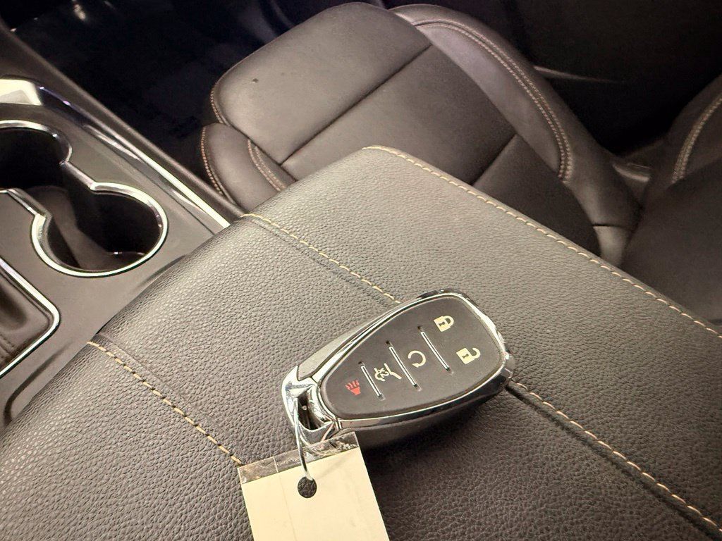 Used 2019 Chevrolet Traverse RS w/ LPO, Floor Liner Package FWD image 31