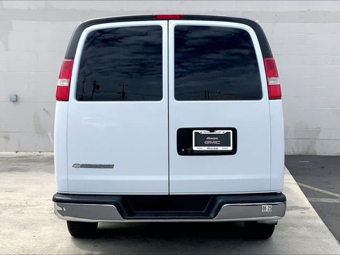 Used 2019 Chevrolet Express 3500 LT w/ LT Preferred Equipment Group RWD image 5