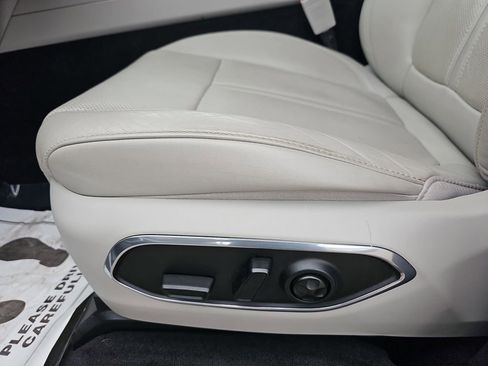 Used 2024 Jeep Wagoneer L Series II image 34