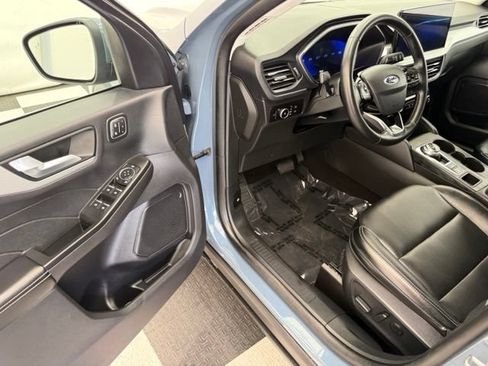 Used 2025 Ford Escape Platinum AWD/4WD image 34