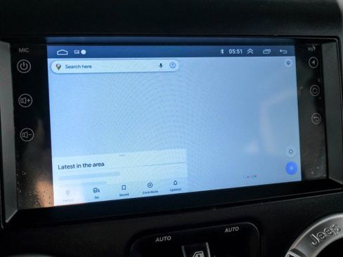 Used 2013 Jeep Wrangler Unlimited Rubicon image 20