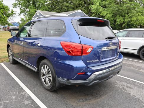Used 2018 Nissan Pathfinder SL AWD/4WD image 4