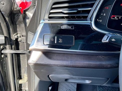 Used 2022 Audi Q7 3.0T Prestige image 26