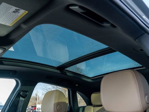 Certified 2025 Porsche Macan image 30