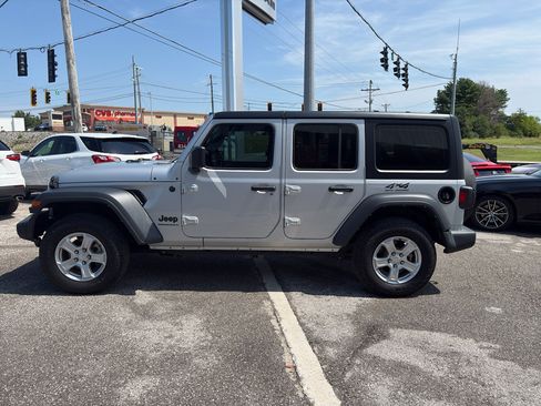 Used 2024 Jeep Wrangler Unlimited Sport AWD/4WD image 8