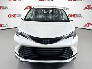 Certified 2024 Toyota Sienna XLE FWD video 3