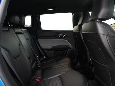 Used 2025 Jeep Compass Latitude AWD/4WD image 13