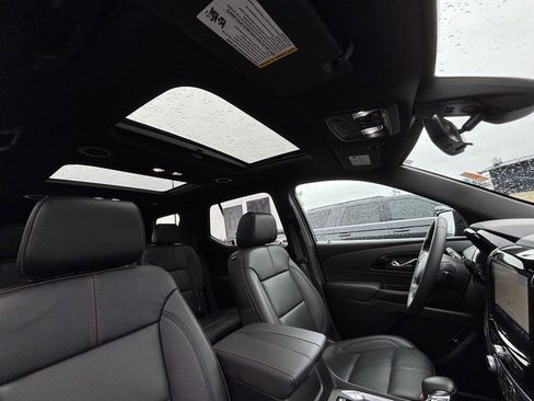 Used 2023 Chevrolet Traverse RS image 28