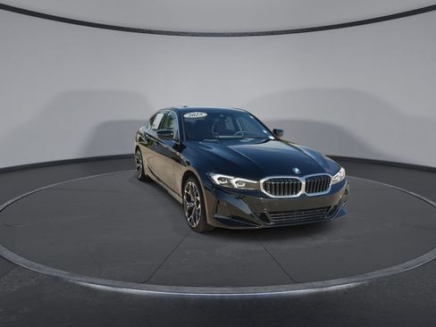 Used 2025 BMW 330i Sedan w/ Convenience Package RWD image 3