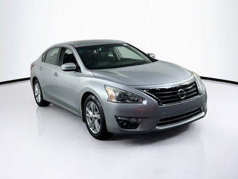 Used 2013 Nissan Altima 2.5 SL w/ Technology Pkg image 3