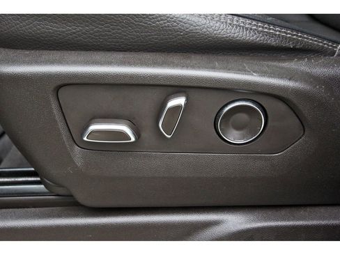 Used 2021 GMC Yukon Denali w/ Denali Premium Package image 27