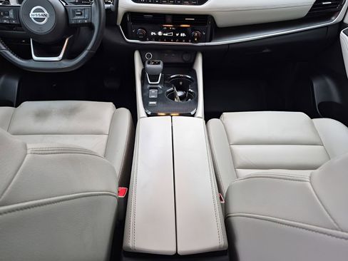 Used 2021 Nissan Rogue SL w/ Premium Package image 23