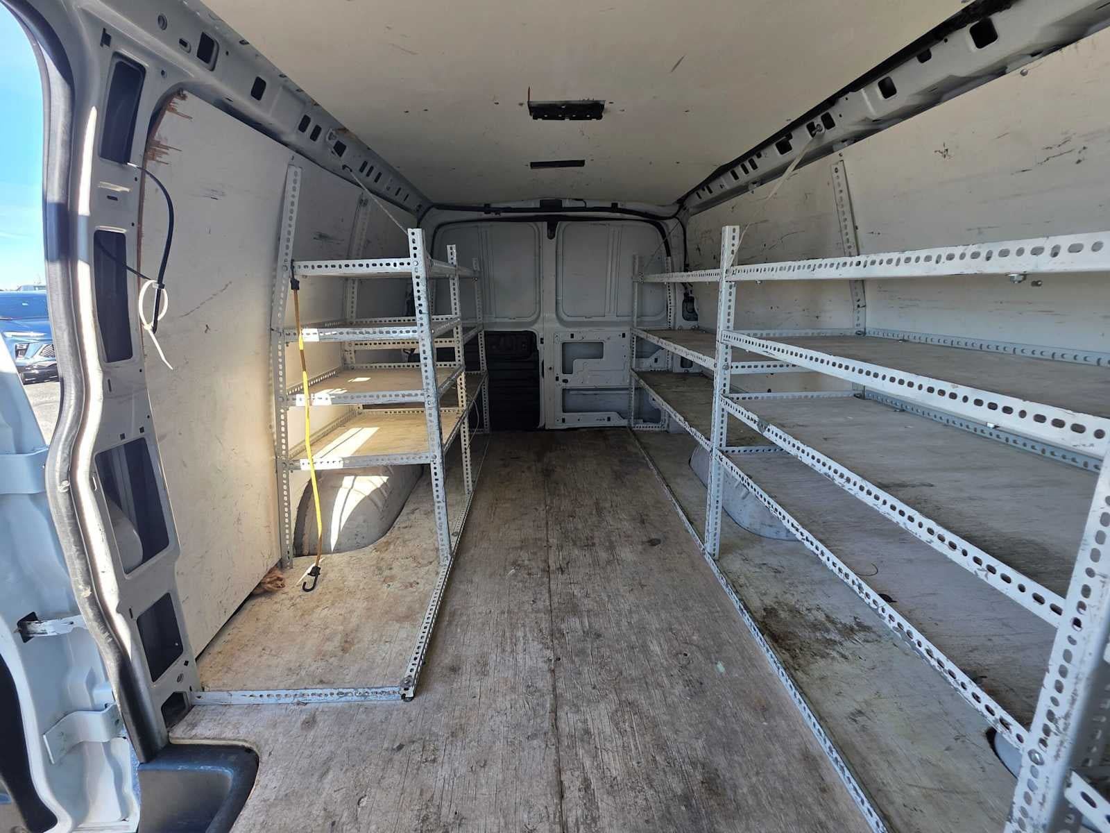 Used 2017 Chevrolet Express 3500 Extended RWD image 15