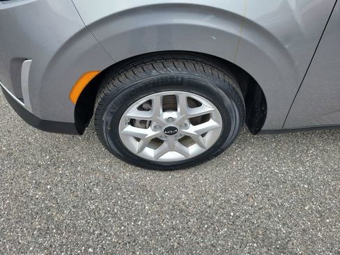 Used 2025 Kia Soul LX w/ LX Technology Package image 5