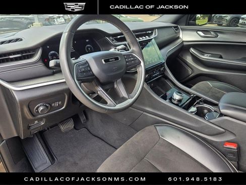 Used 2023 Jeep Grand Cherokee L Laredo AWD/4WD image 16