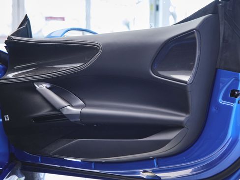 Used 2023 Ferrari SF90 Spider image 53