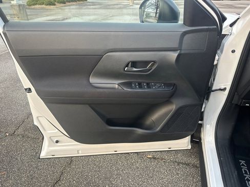 New 2026 Nissan Kicks S image 10