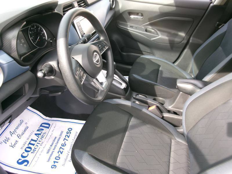 Used 2025 Nissan Versa SV FWD image 13