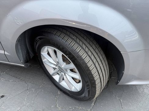 Used 2019 Dodge Grand Caravan SE FWD image 29