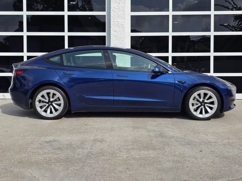 Used 2023 Tesla Model 3 Standard Range RWD image 3