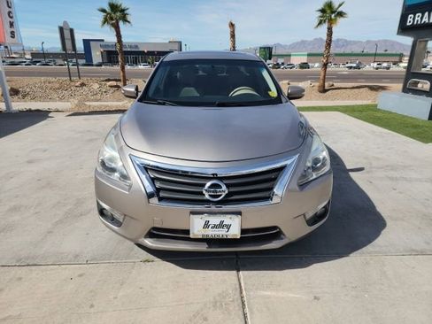 Used 2013 Nissan Altima 3.5 SL w/ Technology Pkg image 9