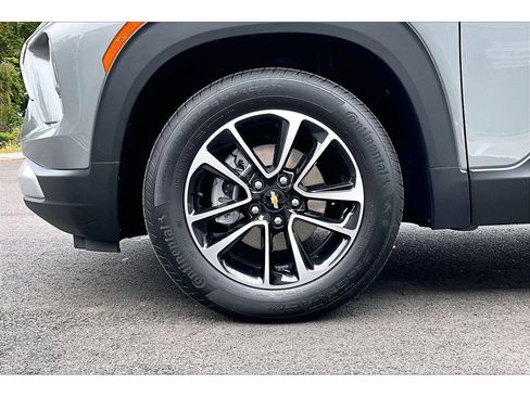 Used 2025 Chevrolet TrailBlazer LT FWD image 9