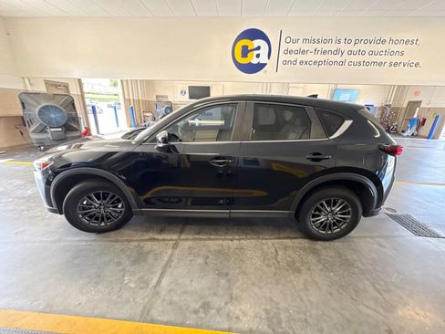 Used 2021 MAZDA CX-5 Touring FWD image 2