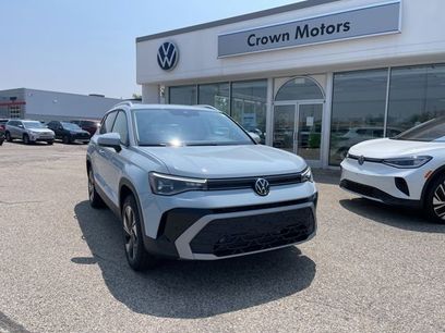 Used 2025 Volkswagen Taos SE w/ Panoramic Sunroof Package