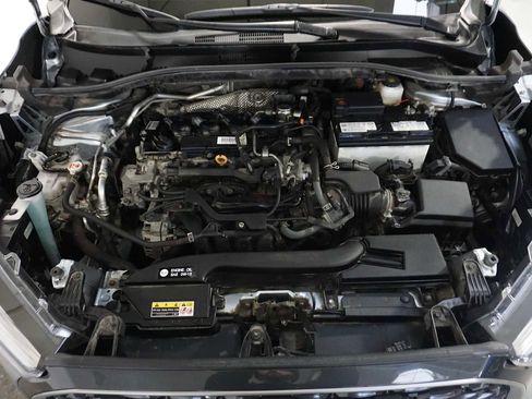 Used 2023 Toyota Corolla Cross XLE image 13