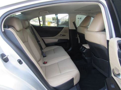 Used 2020 Lexus ES 350 w/ Premium Package image 28