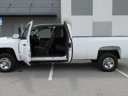 Used 2007 Chevrolet Silverado 2500 LT RWD image 17