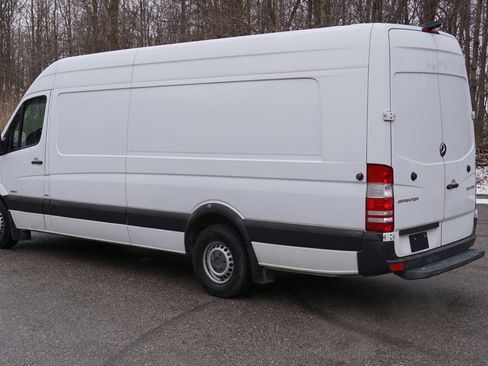 Used 2016 Mercedes-Benz Sprinter 2500 w/ Driver Comfort Package image 3