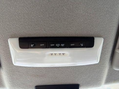 Used 2023 Nissan Kicks SV FWD image 32
