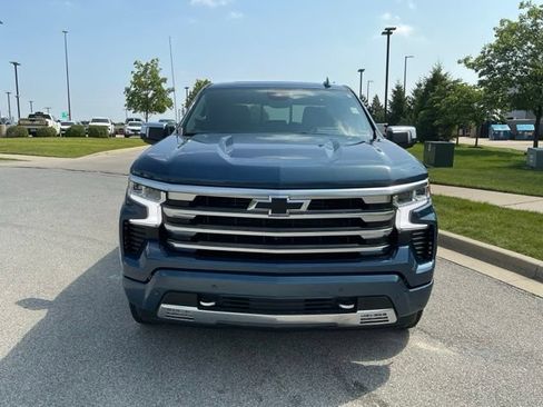 Used 2024 Chevrolet Silverado 1500 High Country w/ High Country Premium Package AWD/4WD image 9