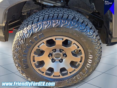 Used 2025 Toyota Tacoma Trailhunter image 9