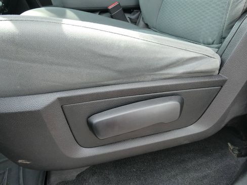Used 2014 RAM 1500 Express AWD/4WD image 23